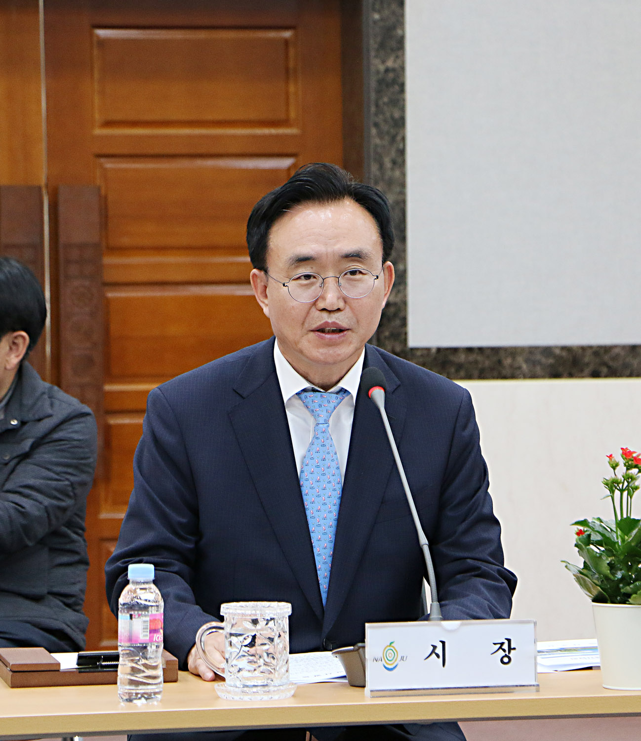 더불어민주당-나주시 시정현안 정책간담회 나주시장의 인사말 모습 근접촬영