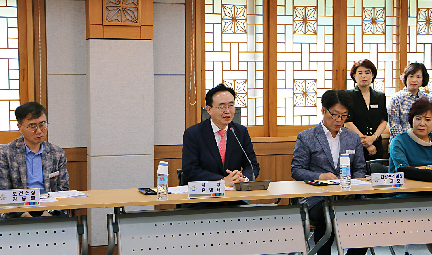 100세 돌봄 관리사 위촉식 나주시장의 인사말 모습