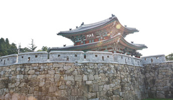 멀리서 바라본 동점문