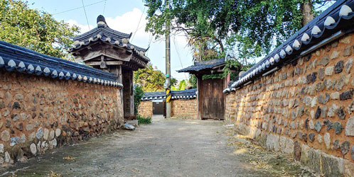 흙돌담길