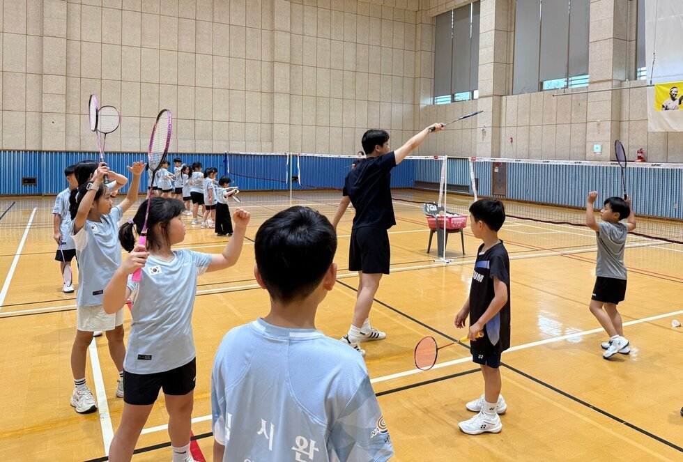 올림픽 금메달리스트 안세영, 고향 나주서 유소년 꿈 잇다