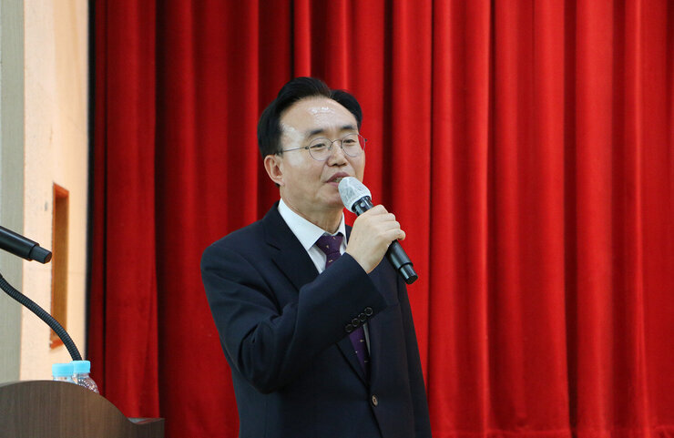 베트남 외국인 계절근로자 1차 입국행사 나주시장의 인사말 모습 근접촬영