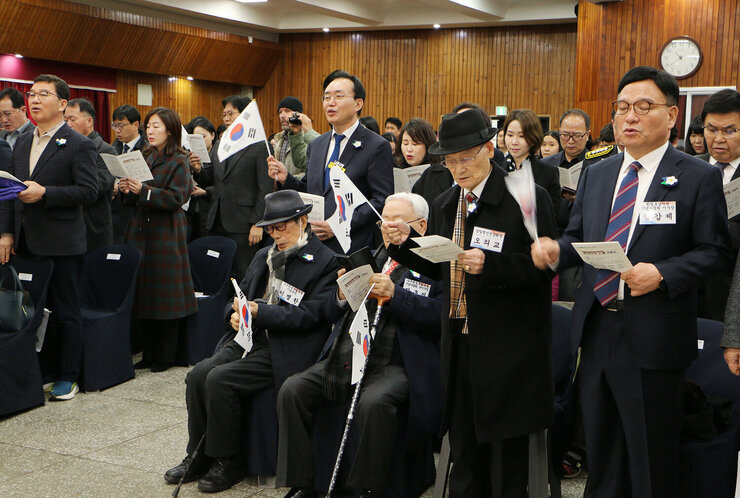 제105주년 3.1절 기념행사 독립운동가를 부르고 있는 나주시장의 모습과 독립유공자 후손 분들의 모습
