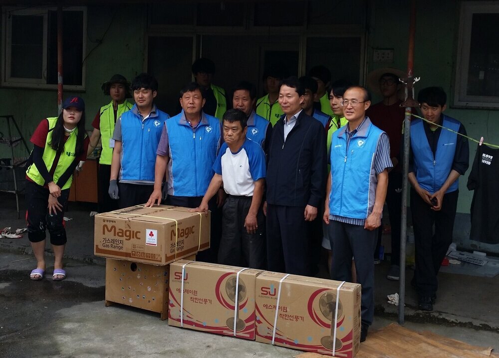 동강면 후원물품 전달.jpg