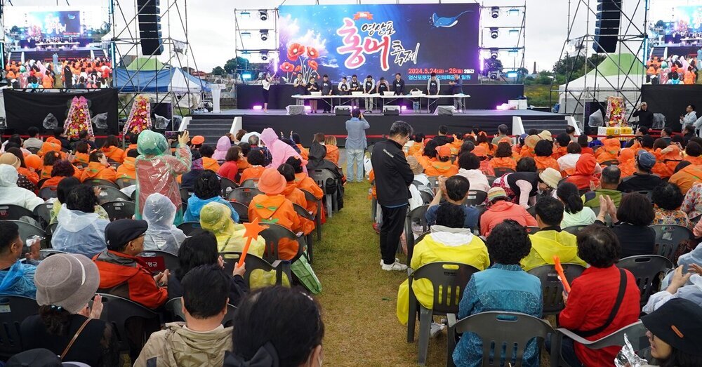 ‘삼합에 소고기까지’ 더 풍성해진 영산포 홍어·한우축제 기대하세요