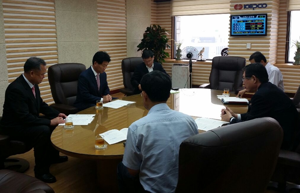 강인규시장, 한전사장과 환담 2.jpg