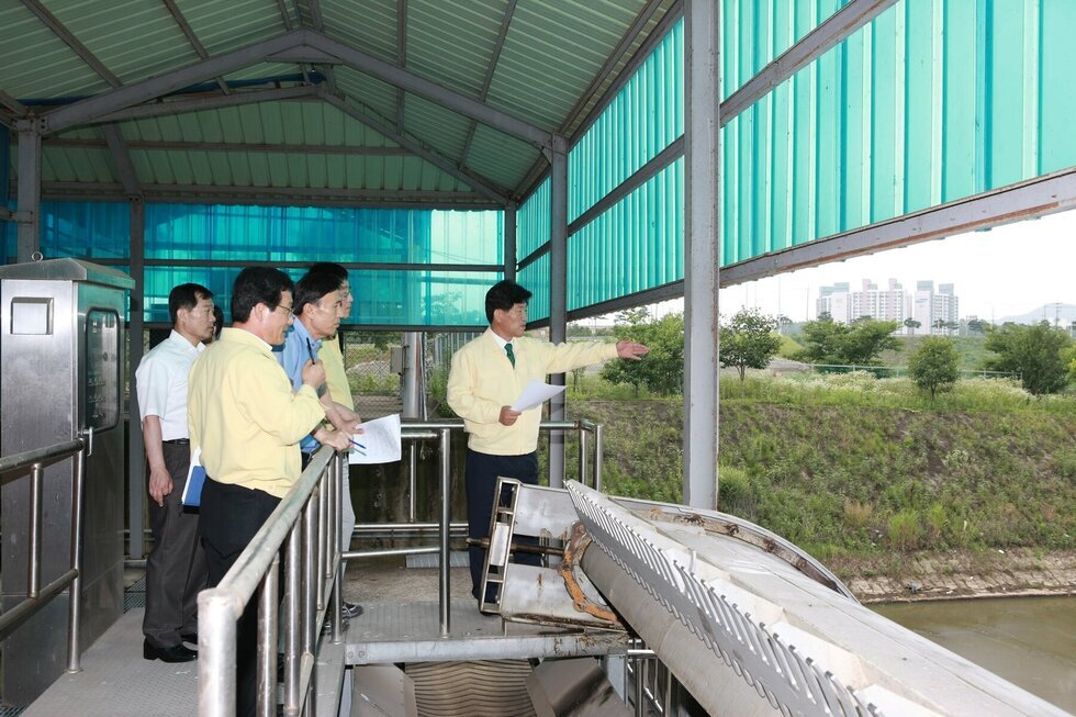 강인규시장, 청동 배수펌프장 점검.JPG