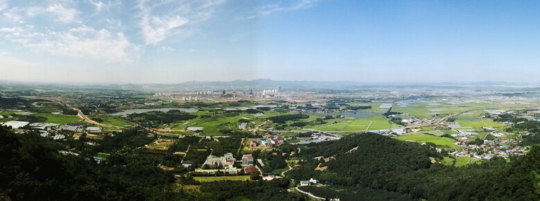 산 위에서 찍은 혁신도시의 사진