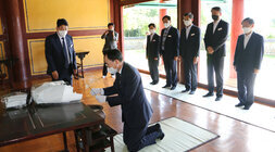 분향하는 윤병태 나주시장