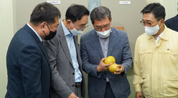 2022년 나주배 대미 수출 첫 상차 기념행사