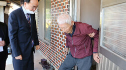 찾아가는 장수상 시상