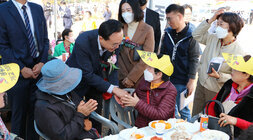 봉황면민의 날 및 봉황초교 100주년 기념비 제막식
