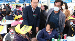 봉황면민의 날 및 봉황초교 100주년 기념비 제막식