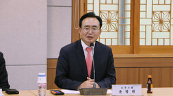 나주밥상 지정업소 경영 마인드 교육 나주시장의 인사말 모습 근접촬영