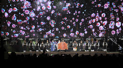 2024 나주영산강축제 개막식 무대 위에서 개막 특별공연을 펼치고 있는 공연팀들의 모습