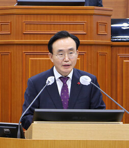 제247회 나주시의회 제2차 정례회 제4차 본회의 윤병태 시장 총괄답변  근접 모습