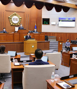 제247회 나주시의회 제2차 정례회 제4차 본회의 윤병태 시장 총괄답변  전체모습