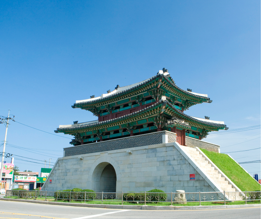 읍성을 우측에서 찍은 모습