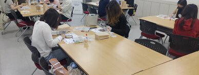 2023년 직장인! 퇴근 후 특별한 만남(1차)-반짝반짝 조각유리 티코스터 만들기