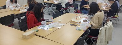 2023년 직장인! 퇴근 후 특별한 만남(1차)-반짝반짝 조각유리 티코스터 만들기