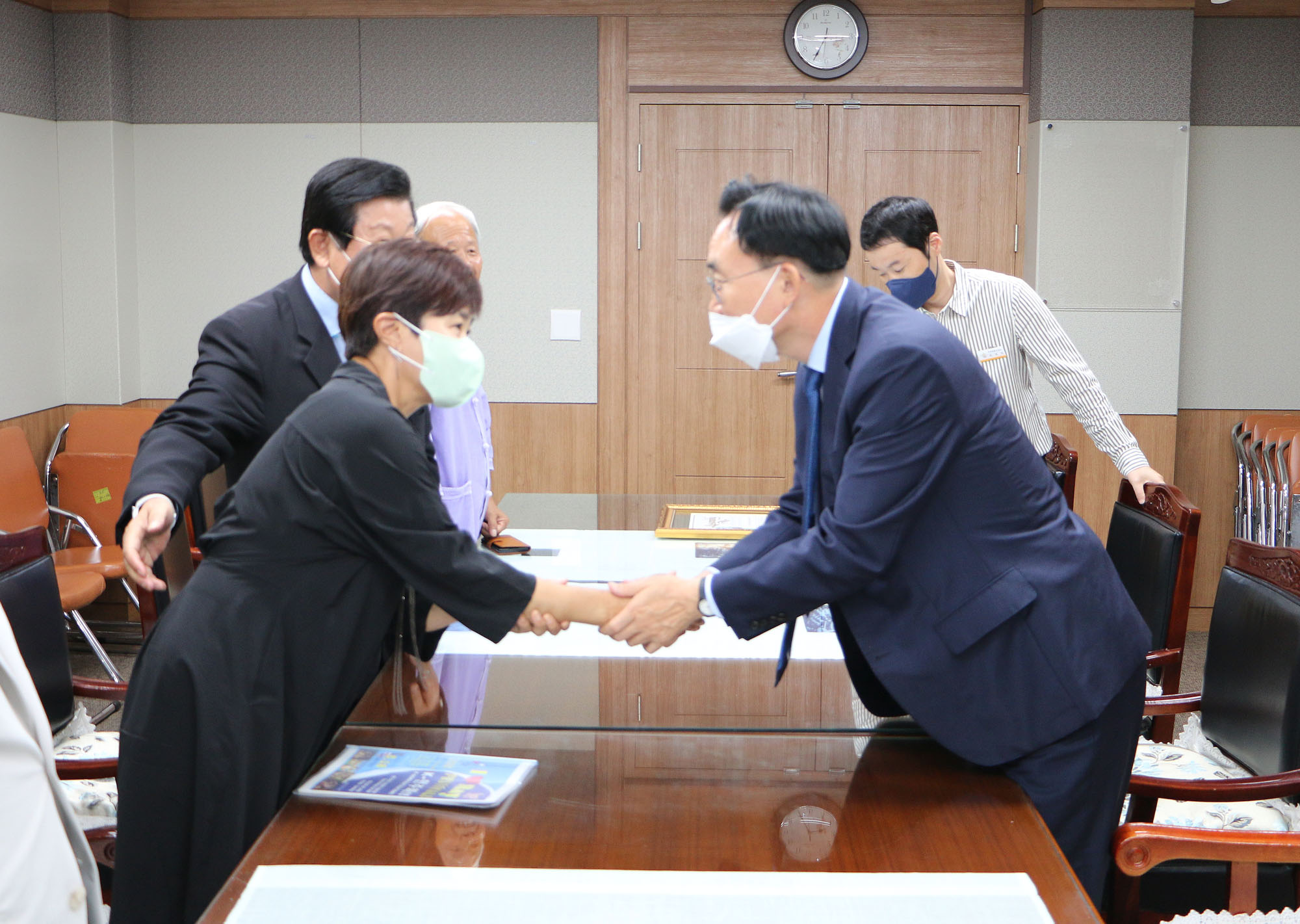 5.18 기념일 지정 엠블렘 전달식