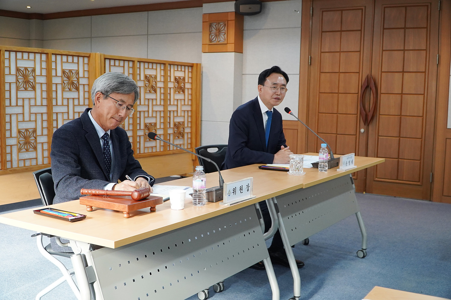 제1회 RE 100 에너지정책 자문위원회 나주시장과 위원장의 모습