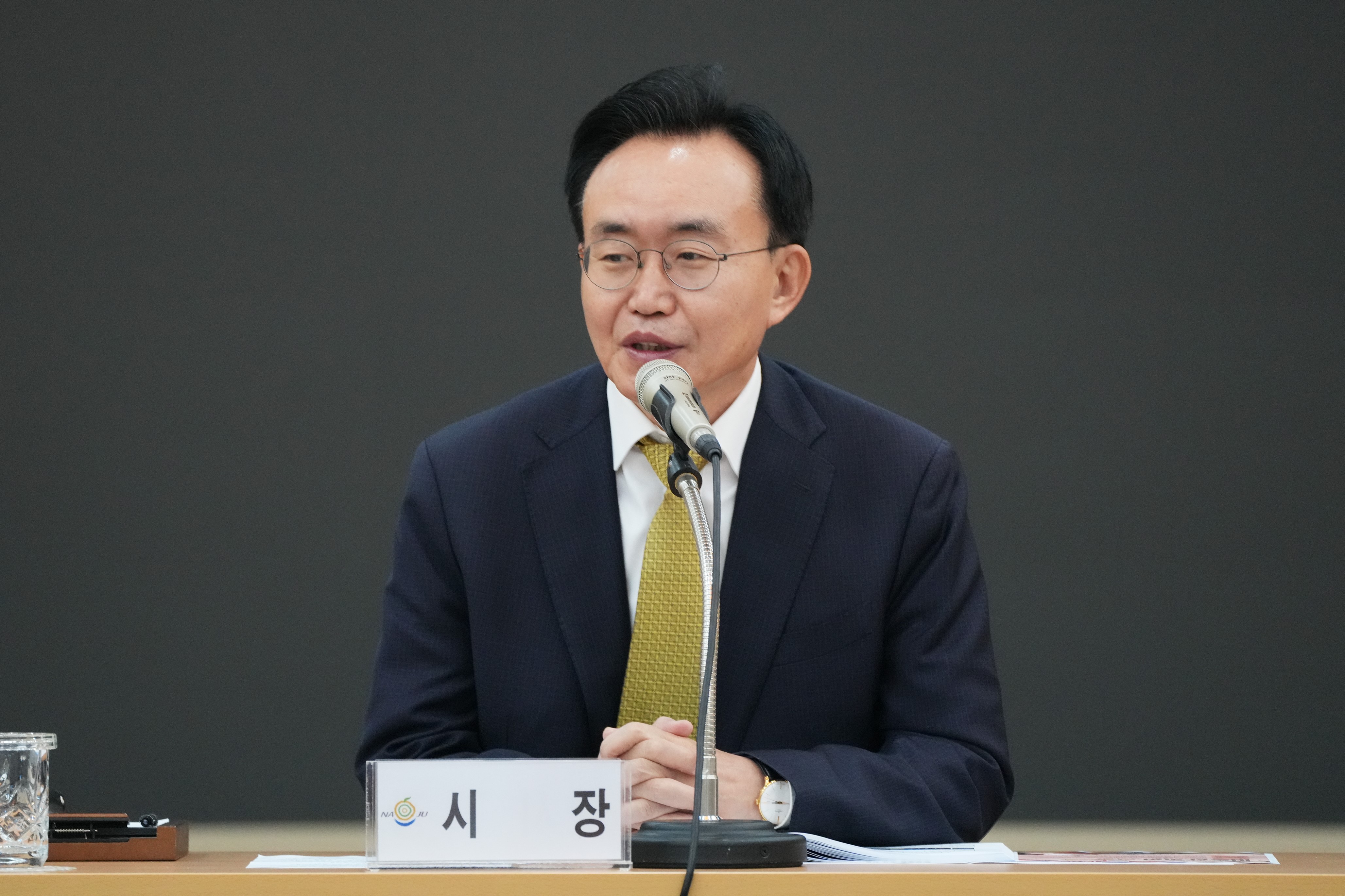 발언중인 윤병태 나주시장의 클로즈업 사진
