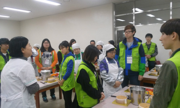 동신대학교 사회복지학과 학생들과 함께 하는 케익만들기