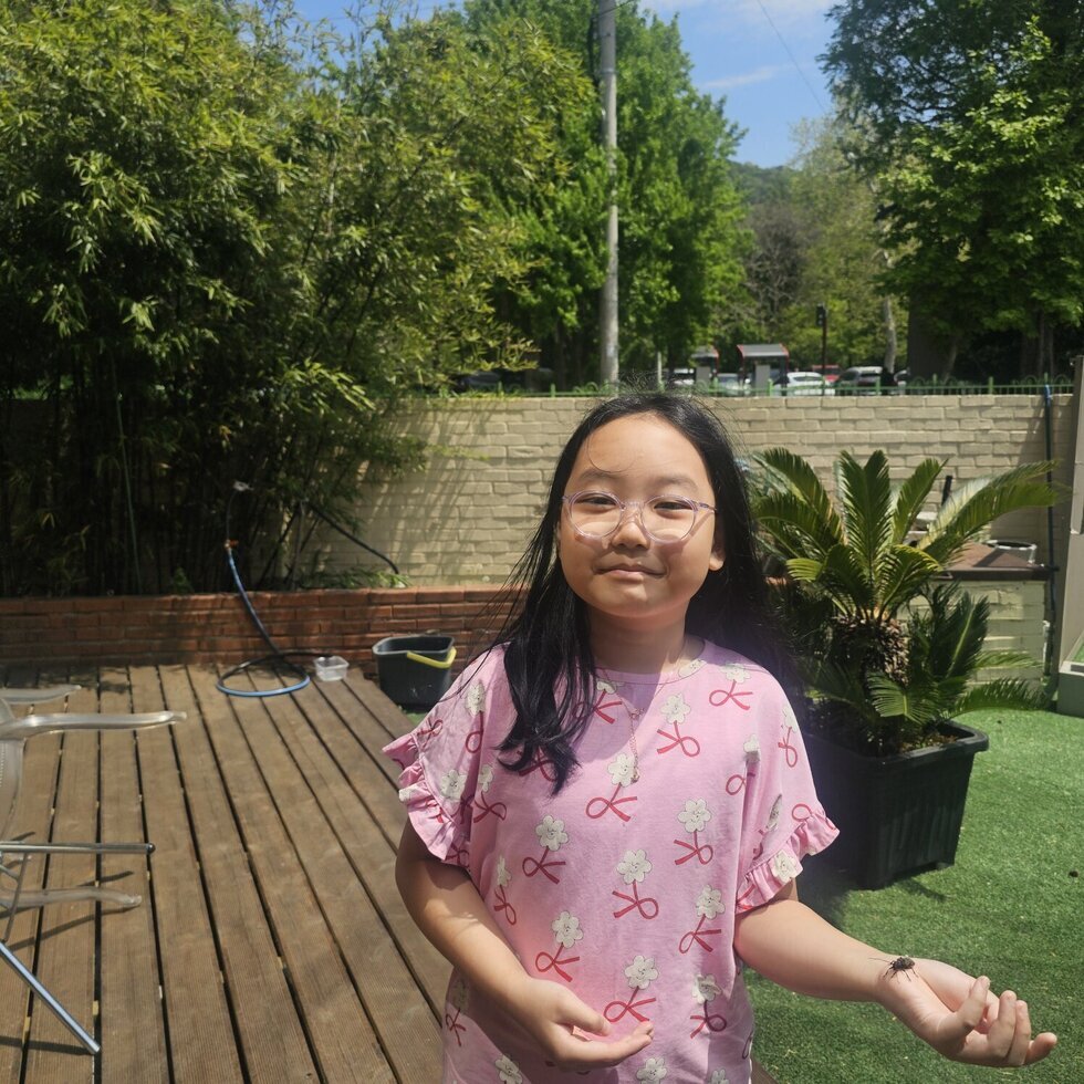 털두꺼비하늘소와 악수