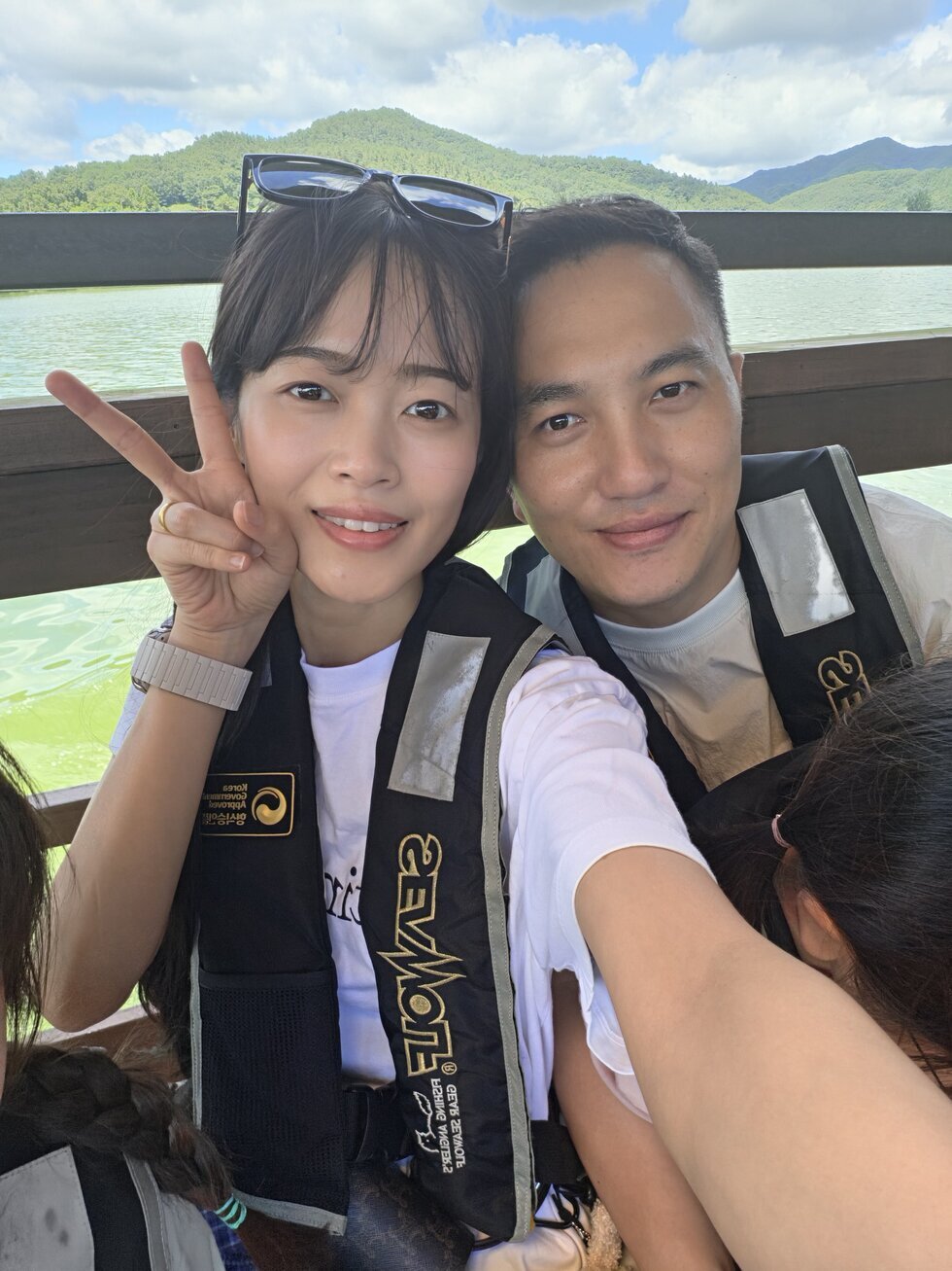 영산강 위에서 남편과 함께 남긴 오붓하고 행복했던 한 컷.