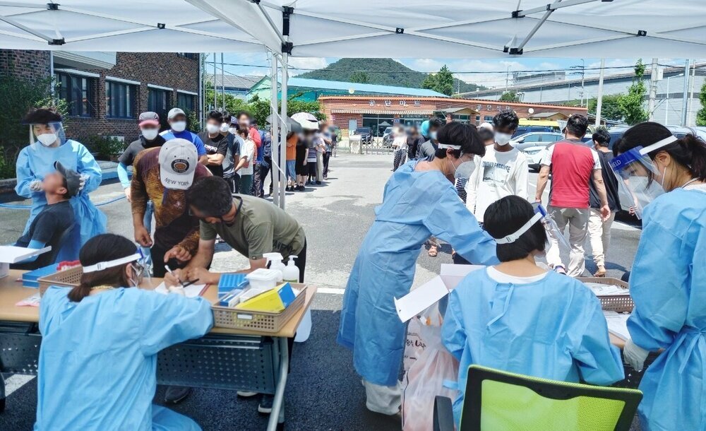 나주시, 동수농공단지 외국인 고용사업장 이동선별진료소 운영 모습