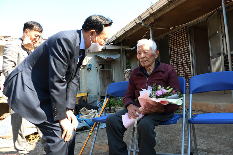 찾아가는 장수상 시상