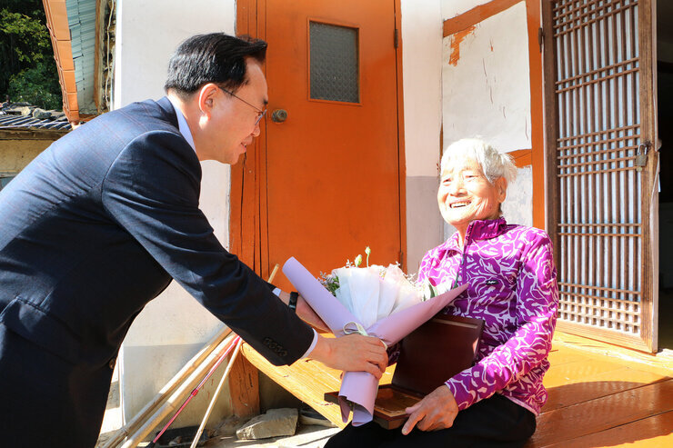 찾아가는 장수상 시상