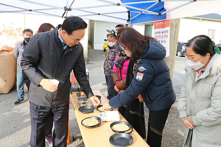공공비축미 수매현장 (금천면)