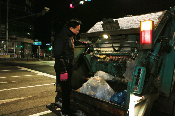 환경미화원 작업현장 방문 청소차 작동 모습1