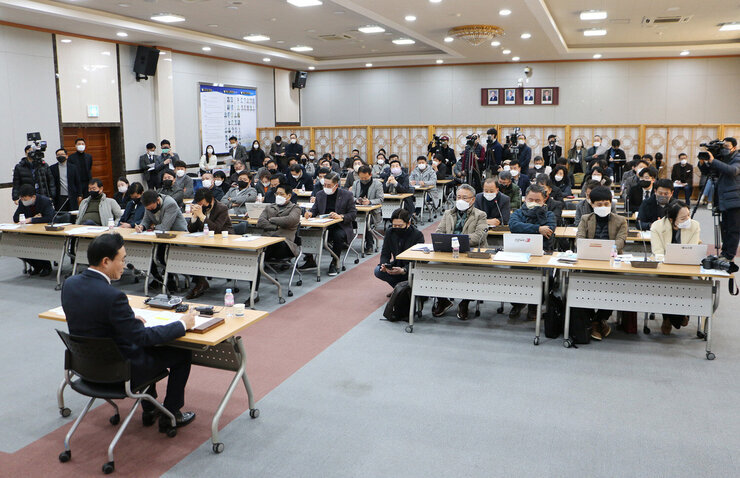 2023년 신년 기자회견 나주시장 답변 모습1