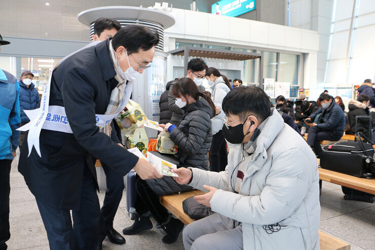 나주배 홍보, 판촉행사 나주시장 대합실 홍보모습1