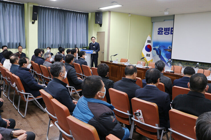 문평면 주민과의 대화 나주시장의 인사말모습