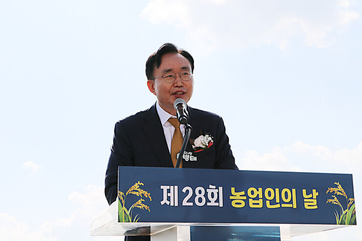 제28회 농업인의 날 기념행사 나주시장의 기념사모습 근접촬영