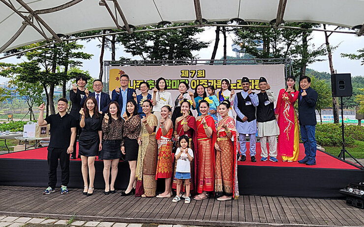 20240907_추석맞이 다문화가족 노래자랑9(편집).jpg