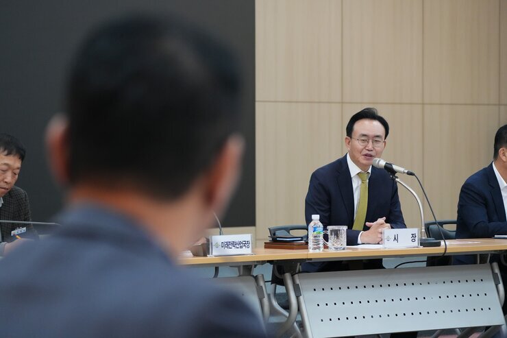 발언중인 윤병태 나주시장의 모습