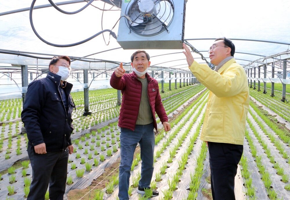 윤병태 나주시장, 폭설 피해 입은 남평읍 시설하우스 현장 방문, 농가 애로사항 청취