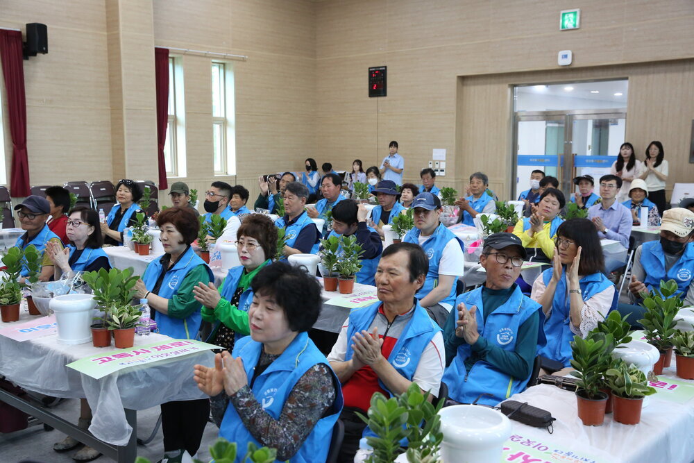 사진1) 나주시가 1인 가구 반려 식물 키우기 체험을 진행했다 