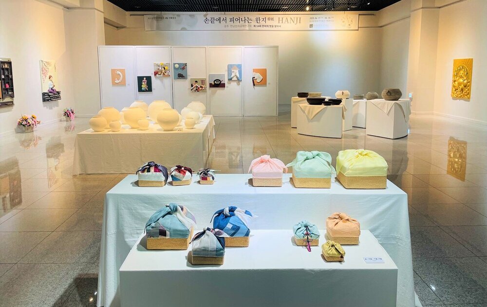 나주시, ‘한지공예전’ 개최…전통의 손끝에서 현대를 만나다