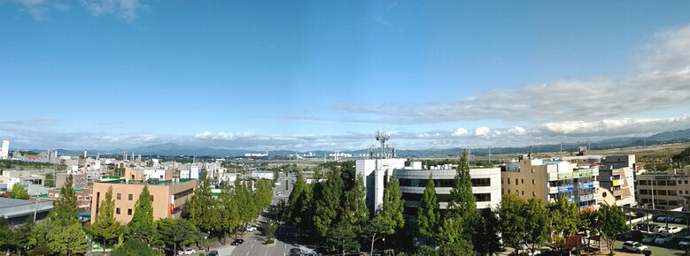 10월 23일에 촬영 된 혁신도시의 가을 풍경. 도로와 건물들이 보임.