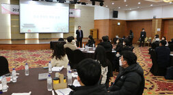 신규공직자 역량강화 교육 시장님 인사말 모습 좌측면