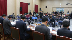 나주시장과 주민과의 대화 참석자와 대화장 전체 모습