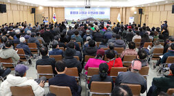 봉황면 주민과의 대화 나주시장 인사말하고 있는 모습 1111