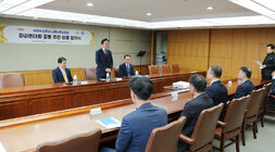 마라톤대회 공동추진 상생 협약식 (나주시-MBN-나주시 육상연맹) 나주시장의 인사말 모습 매경미디어센터 회의실