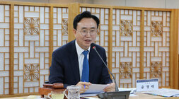 나주농업진흥재단 이사회 나주시장의 인사말 근접촬영